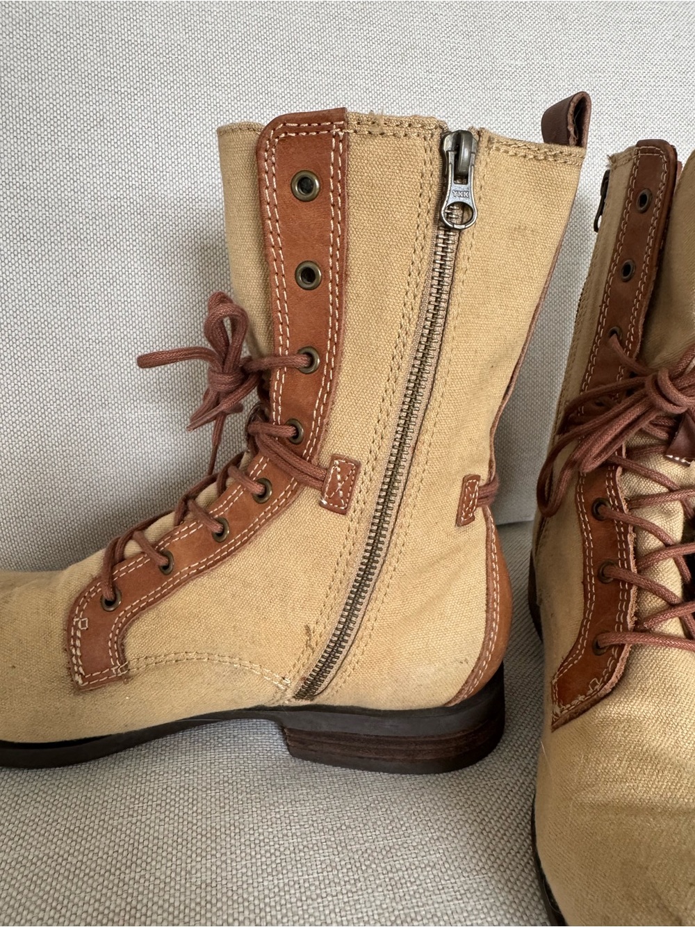 Seychelles Canvas & Leather Lace-Up Combat Boots Tan Beige Floral Lined 8.5 - Picture 3 of 9